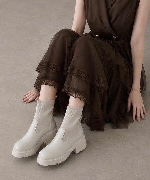coca(ANDEX shoes product)(コカ)の「リブニット デザインヒール ブーツ(ブーツ・レディース・ブラック/ホワイト・LARGE)」の17枚目の写真