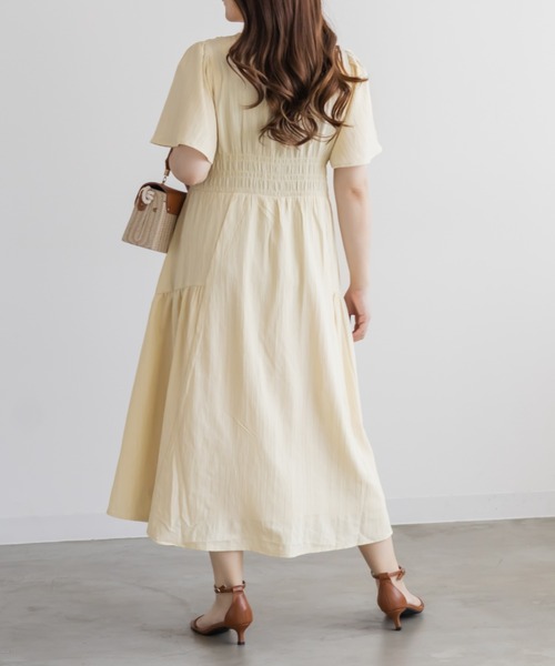 CLETTE(クレット)の「ウエストギャザーフレアワンピース(ワンピース・レディース・ブラック/ブラウン/アイボリー・LL/3L/4L)」の6枚目の写真