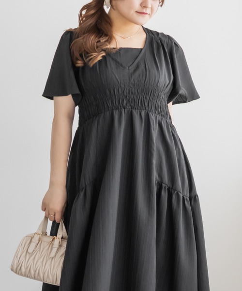 CLETTE(クレット)の「ウエストギャザーフレアワンピース(ワンピース・レディース・ブラック/ブラウン/アイボリー・LL/3L/4L)」の8枚目の写真