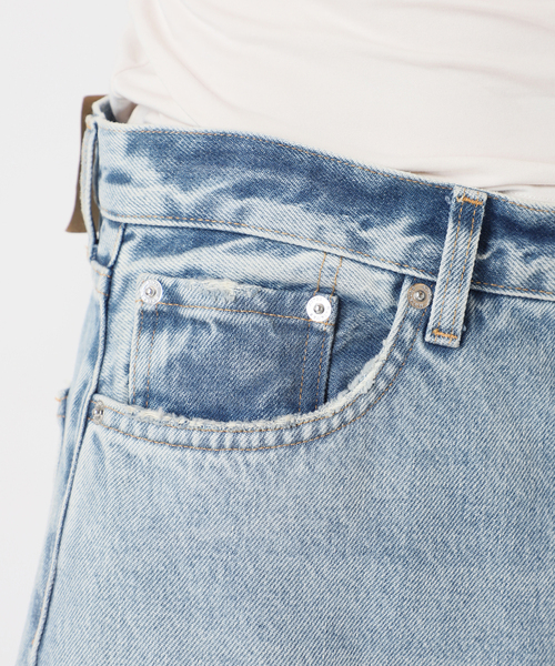 journal standard L'essage(ジャーナルスタンダードレサージュ)の「HAIKURE/ハイクル BETHANY SHORT LENGTH POLLOCK デニムパンツ(デニムパンツ・レディース・ブルー・23/25/24)」の17枚目の写真
