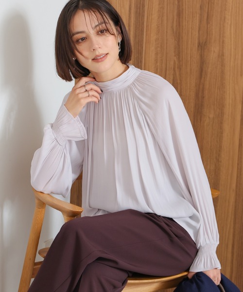 GLACIER lusso(グラシアルッソ)の「ハイネックブラウス(シャツ/ブラウス・レディース・グレイッシュブルー/グレイッシュベージュ/ライトブラウン/ピンク系その他2・L/LL/M/S)」の1枚目の写真