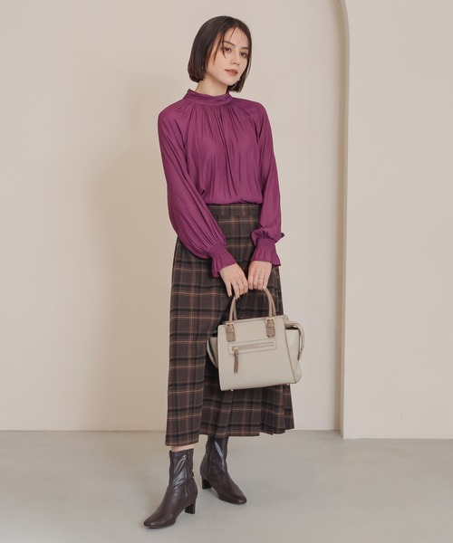 GLACIER lusso(グラシアルッソ)の「ハイネックブラウス(シャツ/ブラウス・レディース・グレイッシュブルー/グレイッシュベージュ/ライトブラウン/ピンク系その他2・L/LL/M/S)」の10枚目の写真