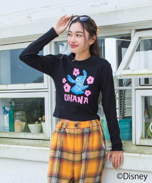LOCALMOTION HAWAII(ローカルモーション ハワイ)の「ハワイ&リゾートスティッチハイビスカスミニ長袖Tシャツ(Tシャツ/カットソー・レディース・ブラック/ホワイト・FREE)」の1枚目の写真