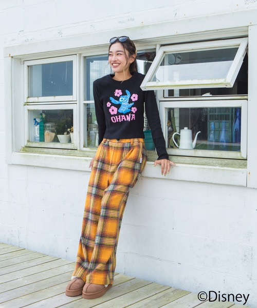 LOCALMOTION HAWAII(ローカルモーション ハワイ)の「ハワイ&リゾートスティッチハイビスカスミニ長袖Tシャツ(Tシャツ/カットソー・レディース・ブラック/ホワイト・FREE)」の4枚目の写真