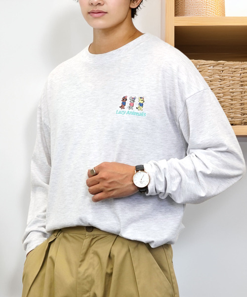 Ammie(アミー)の「ワイド 刺繍 ワンポイント 長袖Tシャツ(Tシャツ/カットソー・メンズ・ホワイト系その他2/ホワイト系その他3/ホワイト系その他4/ホワイト系その他5/ホワイト系その他6/ブラック系その他2/ブラック系その他3/ブラック系その他4/ブラック系その他5/ブラック系その他6/ホワイト系1/ホワイト系2/ホワイト系3/ホワイト系4/ホワイト系5/ホワイト系6/ホワイト系7/ブラック系/ブラック系1/ブラック系2/ブラック系3/ブラック系4/ブラック系5/ブラック系6/ブラック系7・M/L)」の2枚目の写真