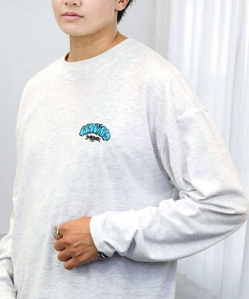 Ammie(アミー)の「ワイド 刺繍 ワンポイント 長袖Tシャツ(Tシャツ/カットソー・メンズ・ホワイト系その他2/ホワイト系その他3/ホワイト系その他4/ホワイト系その他5/ホワイト系その他6/ブラック系その他2/ブラック系その他3/ブラック系その他4/ブラック系その他5/ブラック系その他6/ホワイト系1/ホワイト系2/ホワイト系3/ホワイト系4/ホワイト系5/ホワイト系6/ホワイト系7/ブラック系/ブラック系1/ブラック系2/ブラック系3/ブラック系4/ブラック系5/ブラック系6/ブラック系7・M/L)」の6枚目の写真