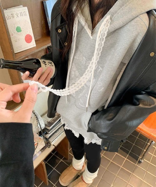 Ritzy(リッツィー)の「レーストリム ガーリーフードパーカー(パーカー・レディース・グレー・M)」の3枚目の写真