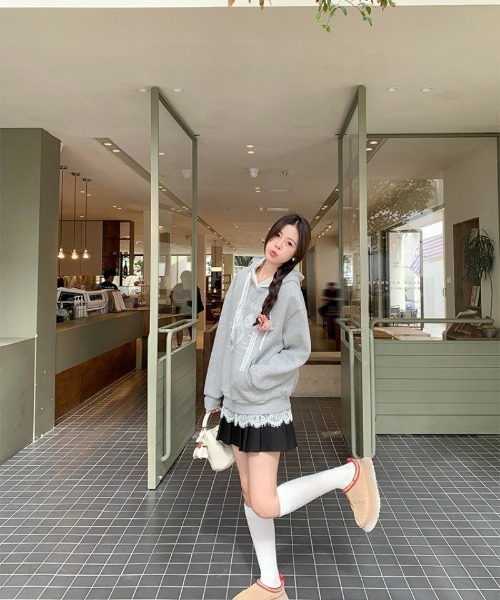 Ritzy(リッツィー)の「レーストリム ガーリーフードパーカー(パーカー・レディース・グレー・M)」の8枚目の写真