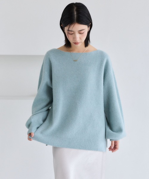 mysty woman(ミスティウーマン)の「12Gラクーン混ボートネックプルオーバー 670148(ニット/セーター・レディース・アイボリー/ブラック/イエロー/ブルー系その他・FREE)」の3枚目の写真