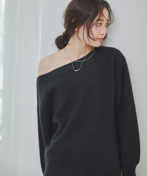 mysty woman(ミスティウーマン)の「12Gラクーン混ボートネックプルオーバー 670148(ニット/セーター・レディース・アイボリー/ブラック/イエロー/ブルー系その他・FREE)」の2枚目の写真