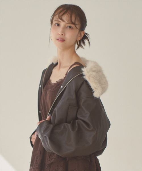 AND COUTURE(アンドクチュール)の「取り外しファー襟フェイクレザーブルゾン(ブルゾン・レディース・ブラック/ブラウン/アイボリー・FREE)」の19枚目の写真