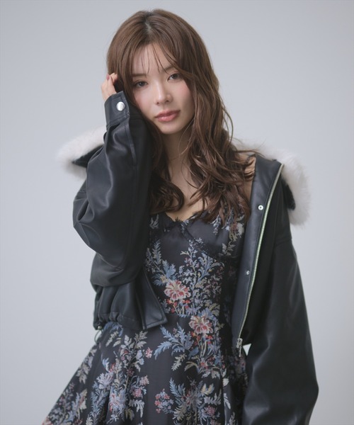 AND COUTURE(アンドクチュール)の「取り外しファー襟フェイクレザーブルゾン(ブルゾン・レディース・ブラック/ブラウン/アイボリー・FREE)」の5枚目の写真