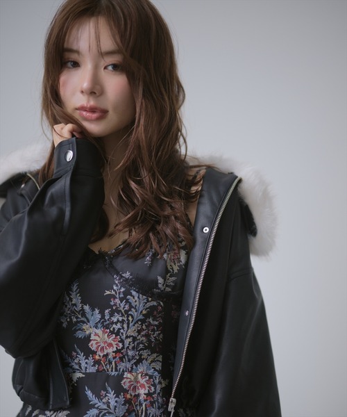 AND COUTURE(アンドクチュール)の「取り外しファー襟フェイクレザーブルゾン(ブルゾン・レディース・ブラック/ブラウン/アイボリー・FREE)」の8枚目の写真