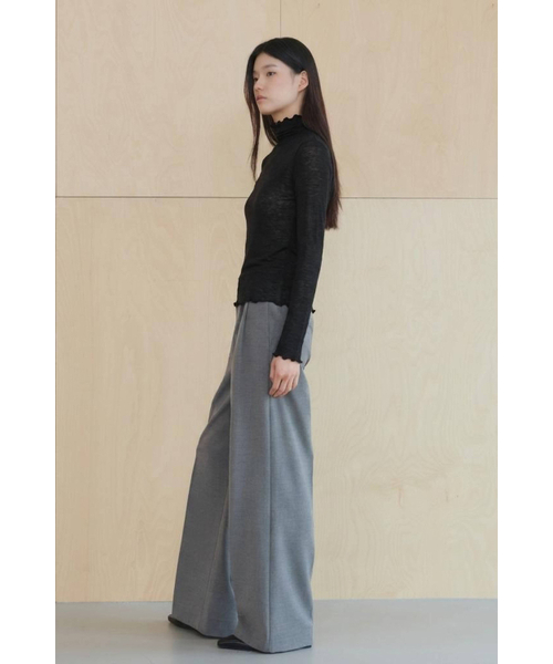 KUME(クメ)の「レイヤードタートルネックトップ(ブラック)(Tシャツ/カットソー・レディース・その他・SMALL/MEDIUM)」の2枚目の写真