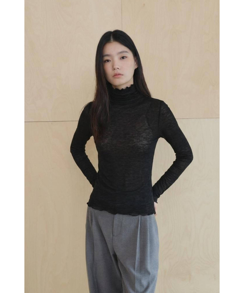 KUME(クメ)の「レイヤードタートルネックトップ(ブラック)(Tシャツ/カットソー・レディース・その他・SMALL/MEDIUM)」の5枚目の写真