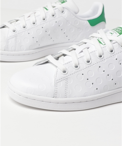 adidas（アディダス）の「オリジナルス スタンスミス [STAN SMITH W]（スニーカー・レディース・ホワイト×グリーン・22.5cm/22.0cm/24.0cm/25.0cm/24.5cm/23.5cm/25.5cm/23.0cm）」の5枚目の写真