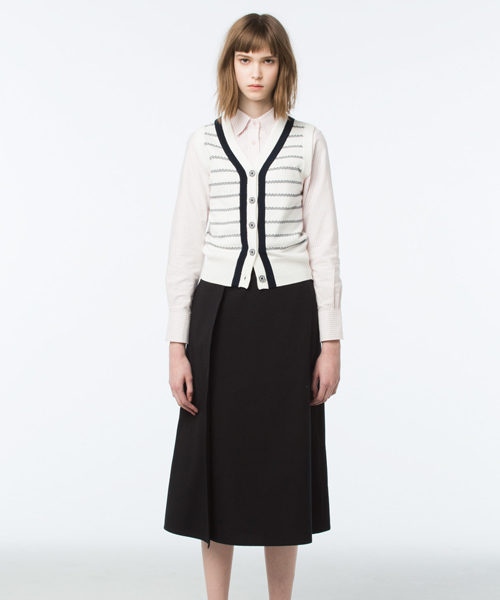 koe×THOM BROWNE（コエトムブラウン）の「[koe×THOM BROWNE]WOMENS SEERSUCKER WRAP SKIRT（スカート・レディース・ネイビー・LARGE/MEDIUM/SMALL）」の18枚目の写真