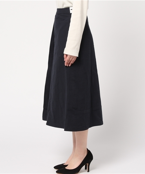 koe×THOM BROWNE（コエトムブラウン）の「[koe×THOM BROWNE]WOMENS SEERSUCKER WRAP SKIRT（スカート・レディース・ネイビー・LARGE/MEDIUM/SMALL）」の9枚目の写真