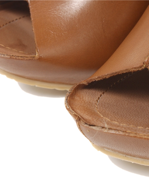 ROSE BUD（ローズバッド）の「586-3347 LEATHER CENT SEAM OPEN TOE SANDALS （サンダル・レディース・ブラック/ライトブラウン/グリーン系その他・35/36/37/38/39）」の9枚目の写真