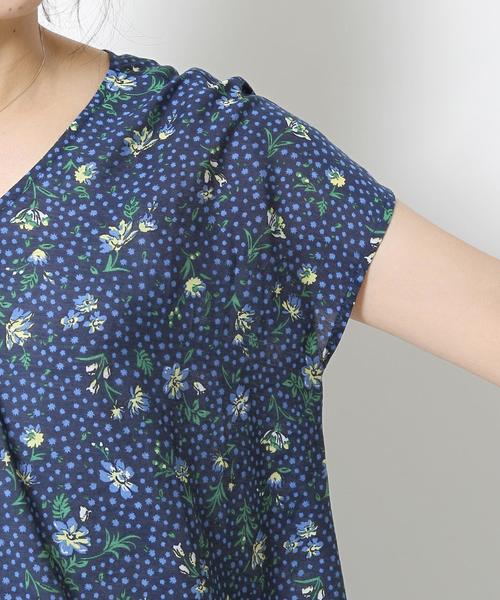 coen（コーエン）の「ヴィンテージサテンフラワープリントバックリボンブラウス（シャツ/ブラウス・レディース・グレー/ネイビー・FREE）」の4枚目の写真