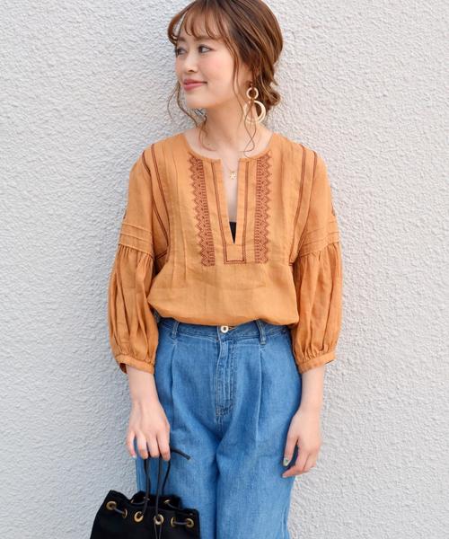 SHIPS（シップス）の「エンブロイダリースキッパーブラウス◇（シャツ/ブラウス・レディース・ロイヤルブルー/イエロー系その他/オフホワイト・ONE SIZE）」の4枚目の写真