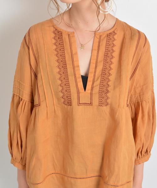 SHIPS（シップス）の「エンブロイダリースキッパーブラウス◇（シャツ/ブラウス・レディース・ロイヤルブルー/イエロー系その他/オフホワイト・ONE SIZE）」の12枚目の写真