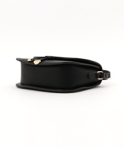 PLAIN CLOTHING（プレーンクロージング）の「Fレザーラウンドショルダーバッグ【PLAIN CLOTHING】（ショルダーバッグ・レディース・ベージュ/ブラック/アイボリー/ライトブルー・FREE）」の6枚目の写真