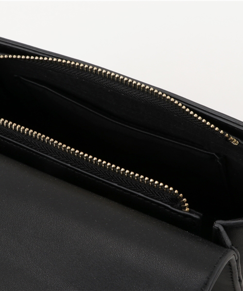 PLAIN CLOTHING（プレーンクロージング）の「Fレザーラウンドショルダーバッグ【PLAIN CLOTHING】（ショルダーバッグ・レディース・ベージュ/ブラック/アイボリー/ライトブルー・FREE）」の16枚目の写真