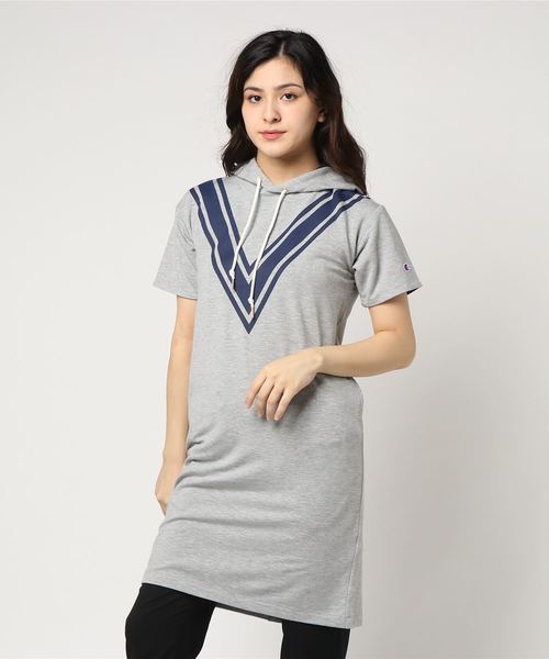 Champion（チャンピオン）の「【Champion/チャンピオン】レディース アクティブスタイル スウェットパーカーワンピース（ワンピース・レディース・ネイビー/ホワイト/ブルー/レッド/グレー・LARGE/MEDIUM）」の3枚目の写真