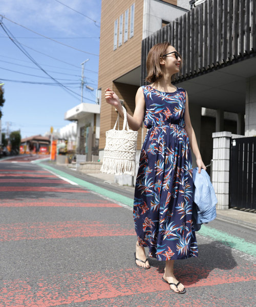 coca(coca)(コカ)の「ボタニカル柄ノースリーブワンピース(ワンピース・レディース・ネイビー・ONE SIZE)」の10枚目の写真