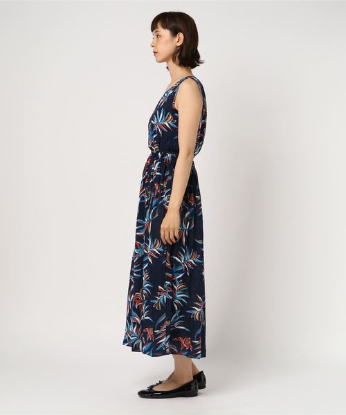 coca(coca)(コカ)の「ボタニカル柄ノースリーブワンピース(ワンピース・レディース・ネイビー・ONE SIZE)」の2枚目の写真