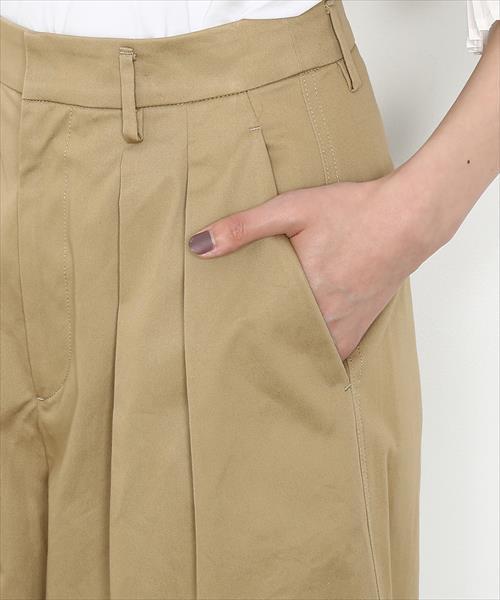 ADAM ET ROPE'(アダムエロペ)の「2タックワイドチノパンツ(その他パンツ・レディース・ベージュ/ホワイト・36/38)」の17枚目の写真