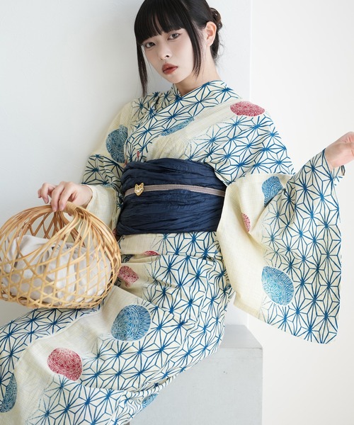 utatane(ウタタネ)の「浴衣3点セット 綿麻 紺色の麻の葉と鞠(浴衣・レディース・ナチュラル・FREE)」の3枚目の写真