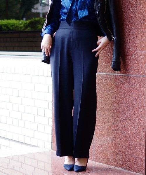 NARACAMICIE（ナラカミーチェ）の「ストレートダブルクロスパンツ（その他パンツ・レディース・ブラック/ネイビー・SMALL/MEDIUM/LARGE）」の2枚目の写真