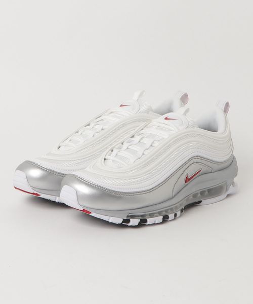 NIKE(ナイキ)の「NIKE / Air Max 97 QS(スニーカー・メンズ・シルバー/ゴールド/ホワイト・27.5cm/26.0cm/27.0cm/28.0cm/29.0cm/28.5cm/26.5cm)」の2枚目の写真