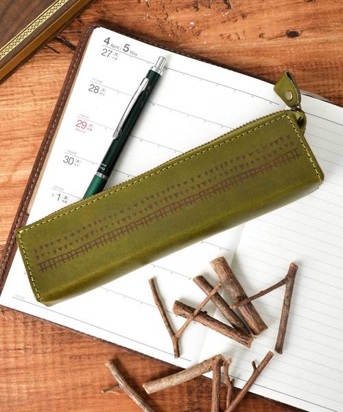 Add+�i�A�b�h�j�́u��Add+ TOCHIGI LEATHER�����U�[�y���P�[�X�iM�j �Ȗ؃��U�[ ����MADE IN JAPAN���i�X�e�[�V���i���[�j�v�b�_�[�N�O���[��