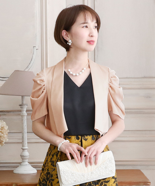 PourVous（プールヴー）の「ギャザースリーブ ボレロ 結婚式対応 オケージョン （テーラードジャケット・レディース・ベージュ/ブラック・L/M）」の3枚目の写真