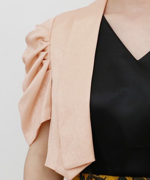 PourVous（プールヴー）の「ギャザースリーブ ボレロ 結婚式対応 オケージョン （テーラードジャケット・レディース・ベージュ/ブラック・L/M）」の8枚目の写真