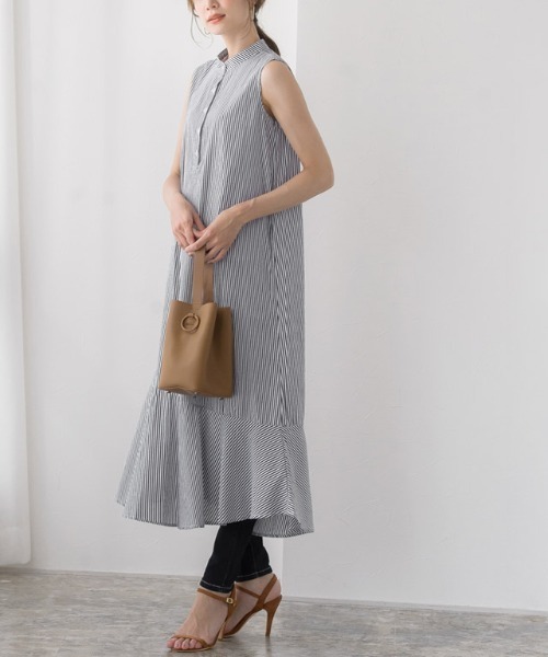 Pierrot(ピエロ)の「フレア切り替えノーカラーワンピース(ワンピース・レディース・ブルー/ネイビー・MEDIUM/LARGE)」の22枚目の写真
