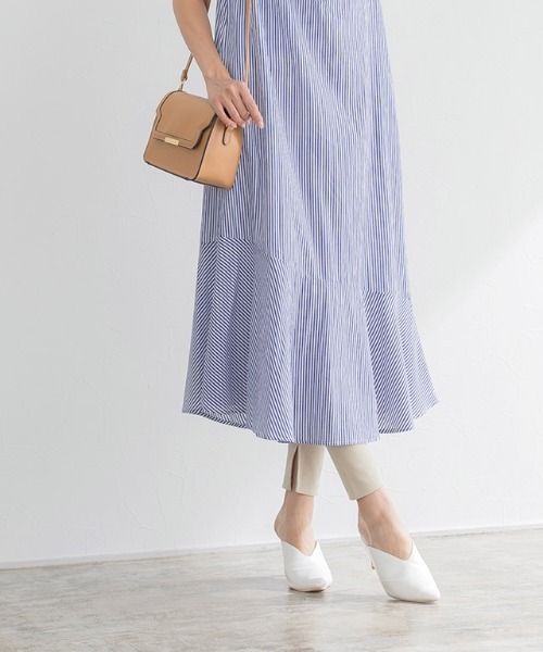 Pierrot(ピエロ)の「フレア切り替えノーカラーワンピース(ワンピース・レディース・ブルー/ネイビー・MEDIUM/LARGE)」の13枚目の写真
