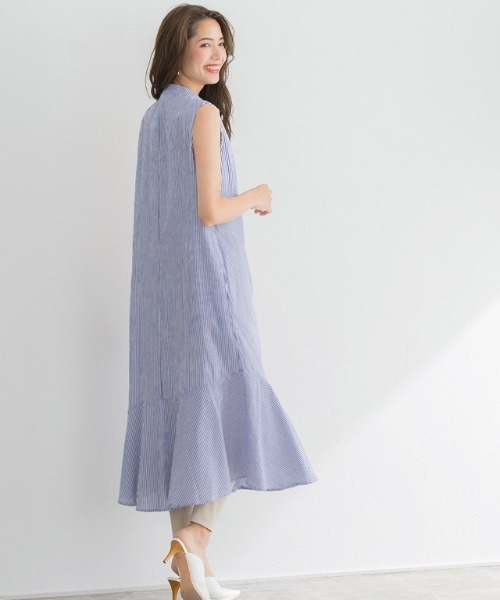Pierrot(ピエロ)の「フレア切り替えノーカラーワンピース(ワンピース・レディース・ブルー/ネイビー・MEDIUM/LARGE)」の14枚目の写真