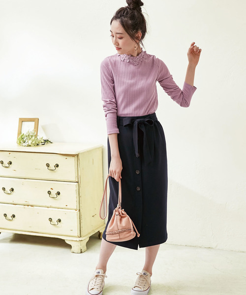 BELLUNA(ベルーナ)の「花モチーフレース使いプルオーバー(Tシャツ/カットソー・レディース・ホワイト/杢グレー/ローズ/グレイッシュブルー/レッド系その他/ブラック・LARGE/X-LARGE/MEDIUM/XX-LARGE/XXX-LARGE/XXXX-LARGE)」の12枚目の写真