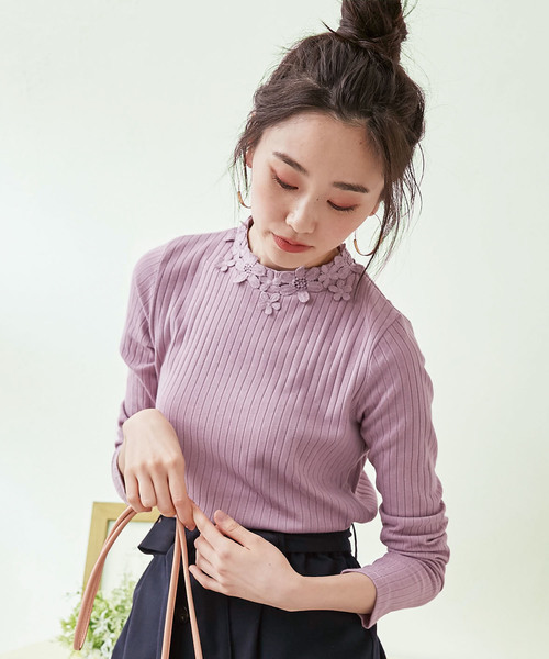 BELLUNA(ベルーナ)の「花モチーフレース使いプルオーバー(Tシャツ/カットソー・レディース・ホワイト/杢グレー/ローズ/グレイッシュブルー/レッド系その他/ブラック・LARGE/X-LARGE/MEDIUM/XX-LARGE/XXX-LARGE/XXXX-LARGE)」の11枚目の写真