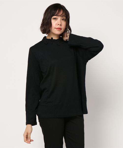 BELLUNA(ベルーナ)の「花モチーフレース使いプルオーバー(Tシャツ/カットソー・レディース・ホワイト/杢グレー/ローズ/グレイッシュブルー/レッド系その他/ブラック・LARGE/X-LARGE/MEDIUM/XX-LARGE/XXX-LARGE/XXXX-LARGE)」の16枚目の写真