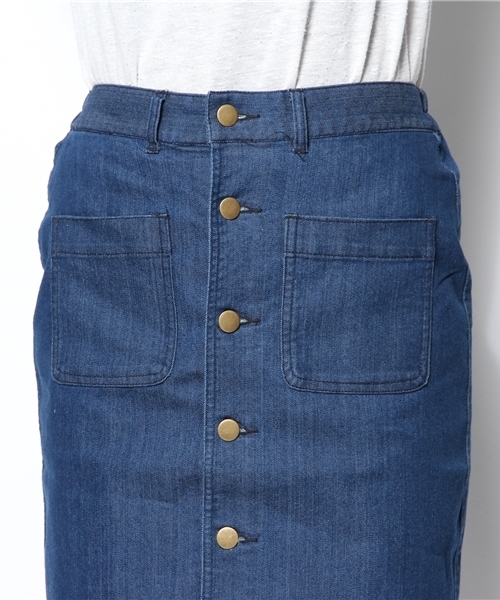 Chico（チコ）の「デニム前開きタイトSK（スカート・レディース・ホワイト/ネイビー・FREE）」の4枚目の写真