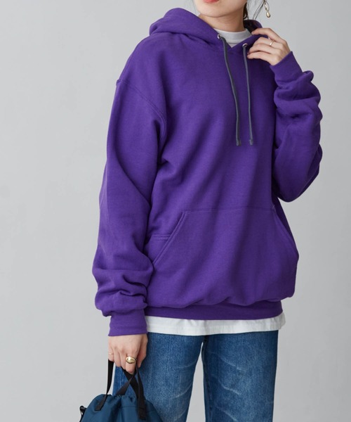 FRUIT OF THE LOOM（フルーツオブザルーム）の「【FRUIT OF THE LOOM】レディース フルーツオブザルーム 裏起毛 オーバーサイズ プルオーバー パーカー（パーカー・レディース・ホワイト/チャコールグレー/ワイン/グリーン/ヘザーグレー/ネイビー/オレンジ/ブラック/パープル・S/M/L）」の7枚目の写真