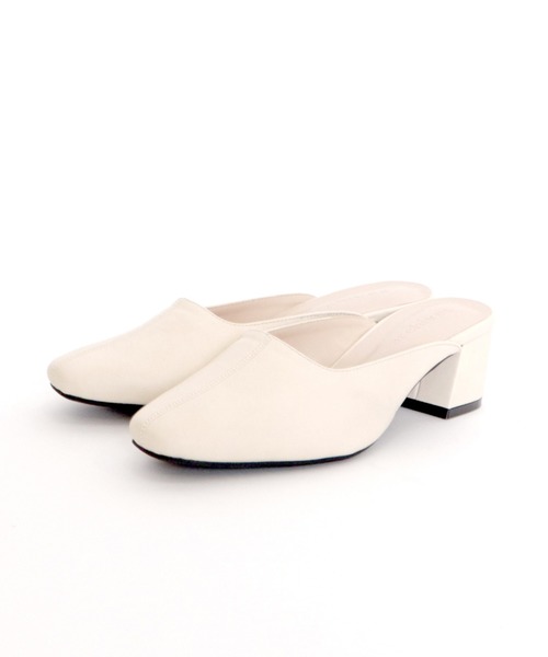 archives(アルシーヴ)の「スクエアートゥミュール(サンダル・レディース・モカ/アイボリー/ブラック・MEDIUM/LARGE)」の2枚目の写真