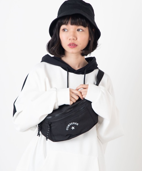 CONVERSE（コンバース）の「∴WEGO/CONVERSE 別注アーチロゴウエストバッグ（ボディバッグ/ウエストポーチ・メンズ・ベージュ/ライトピンク/ライトパープル/レッド/パープル/ブラック/ホワイト・FREE）」の21枚目の写真