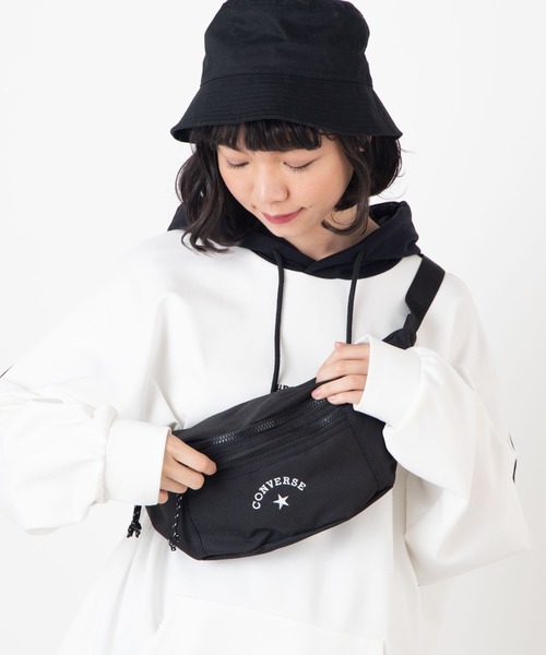 CONVERSE（コンバース）の「∴WEGO/CONVERSE 別注アーチロゴウエストバッグ（ボディバッグ/ウエストポーチ・メンズ・ベージュ/ライトピンク/ライトパープル/レッド/パープル/ブラック/ホワイト・FREE）」の22枚目の写真