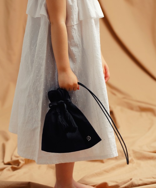 D.fesense（ディーフェセンス）の「【D.fesense /ディーフェセンス】巾着バッグ（ショルダーバッグ・キッズ・ブラック/グリーン/ブラウン/オフホワイト・FREE）」の3枚目の写真